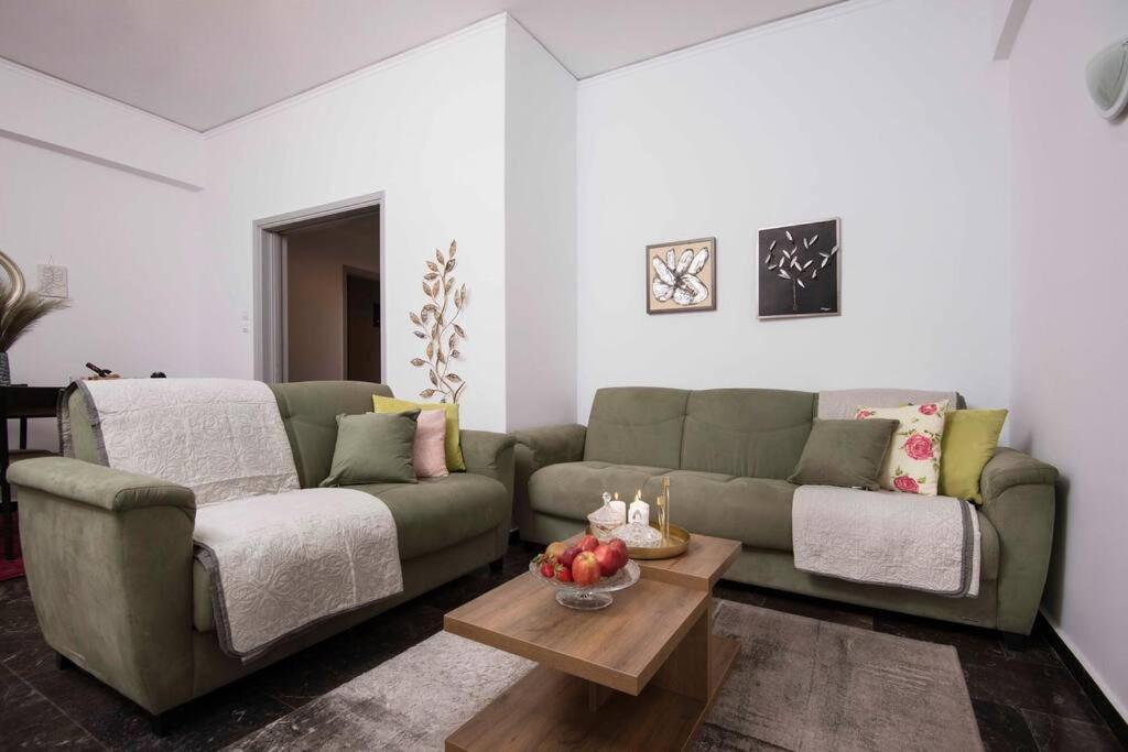 Lovely,Central, Spacious 2-Bedrooms Apartment Piraeus Exterior photo